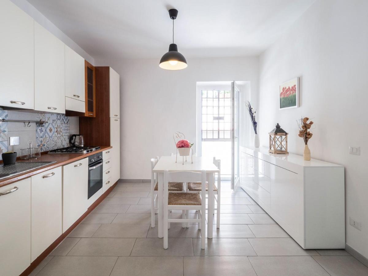 Luminoso Appartamento Sul Lago - Lake Court Anguillara Sabazia Ngoại thất bức ảnh